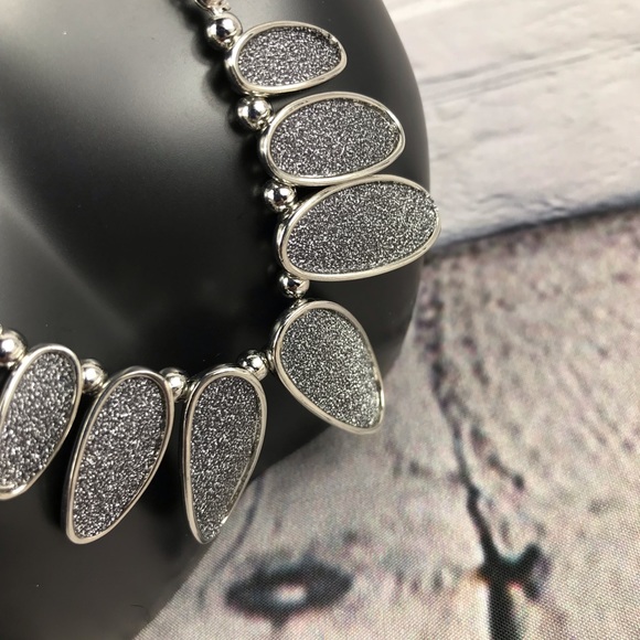 Jewelry - Picture 3 of 11